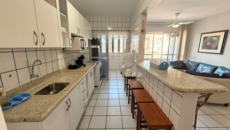 Apartamento à 50m do mar em Bombas