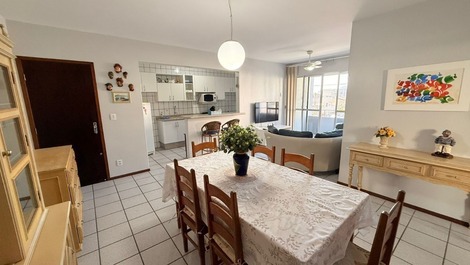 Apartamento à 50m do mar em Bombas