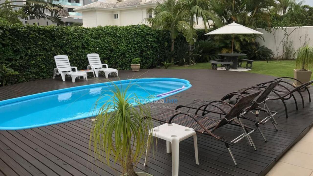 House for vacation rental in Florianopolis (Jurerê Internacional)