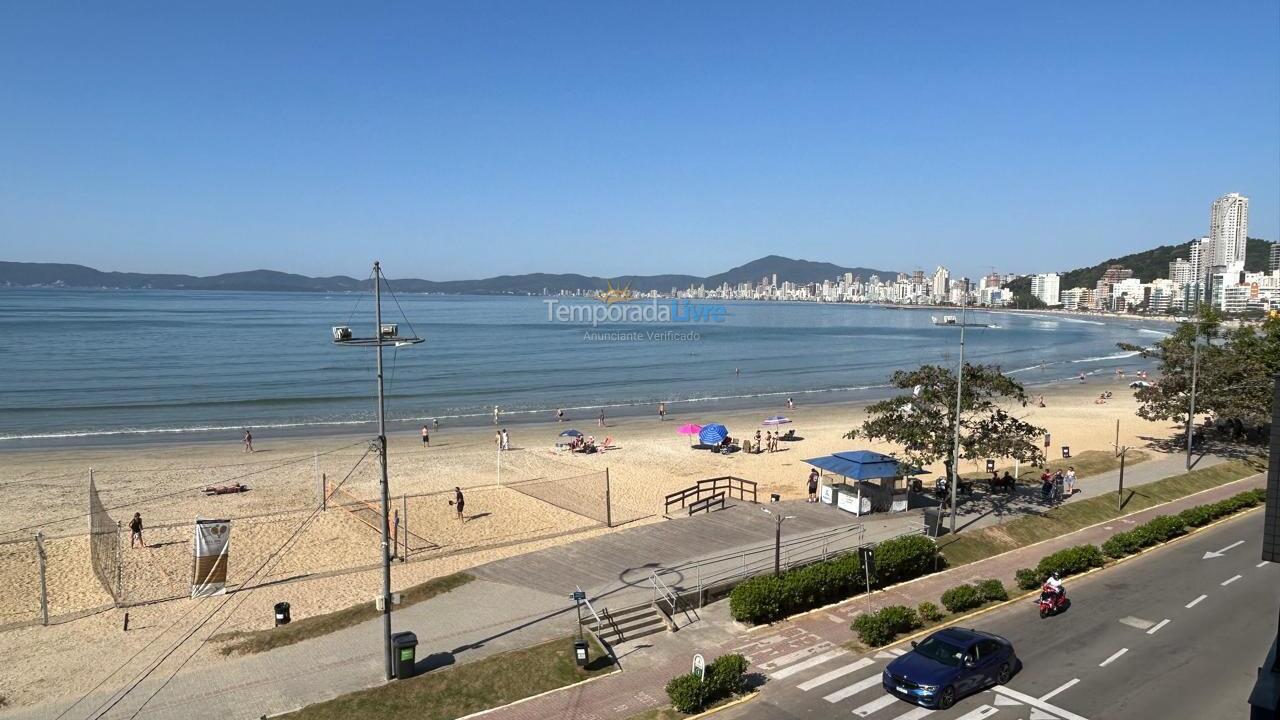 Apartment for vacation rental in Itapema (Centro)