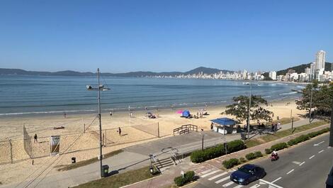 SPACIOUS 3 BEDROOMS - SEA FRONT