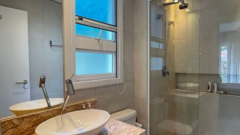 6 dormitorios, piscina, sauna, barbacoa, primera línea de mar.