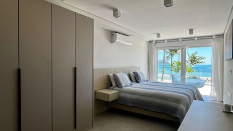 6 dormitorios, piscina, sauna, barbacoa, primera línea de mar.