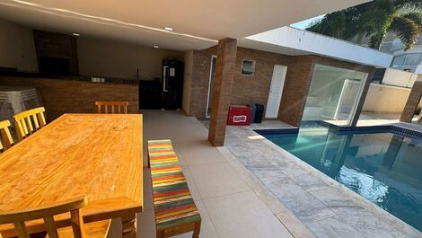 Exclusive beachfront mansion in the Maramar condominium!