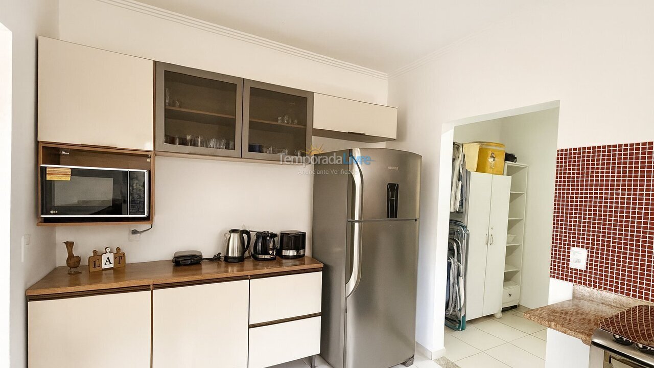 Casa para alquiler de vacaciones em São Sebastião (Praia da Boracéia)