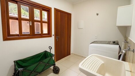 ¡A 4 minutos andando de la playa! Piscina, tranquilidad y comodidad.