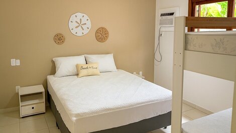 ¡A 4 minutos andando de la playa! Piscina, tranquilidad y comodidad.