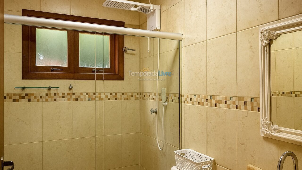 Casa para alquiler de vacaciones em São Sebastião (Praia da Boracéia)