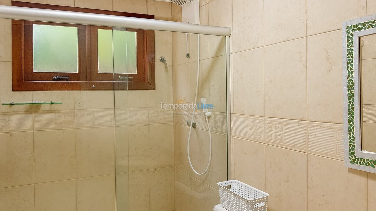 Casa para alquiler de vacaciones em São Sebastião (Praia da Boracéia)