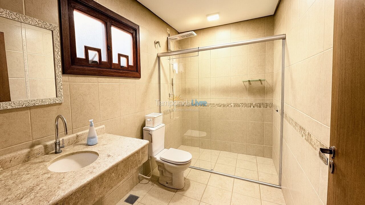 Casa para alquiler de vacaciones em São Sebastião (Praia da Boracéia)