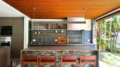 HIGH STANDARD HOUSE - BALEIA BEACH