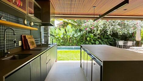 HIGH STANDARD HOUSE - BALEIA BEACH