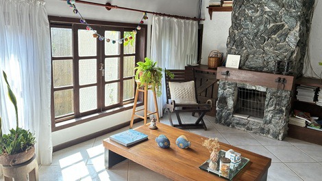 House for 10 people with private pool in Centrinho