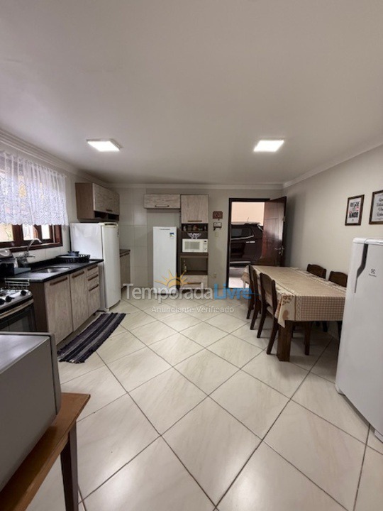 Casa para aluguel de temporada em São Francisco do Sul (Enseada)