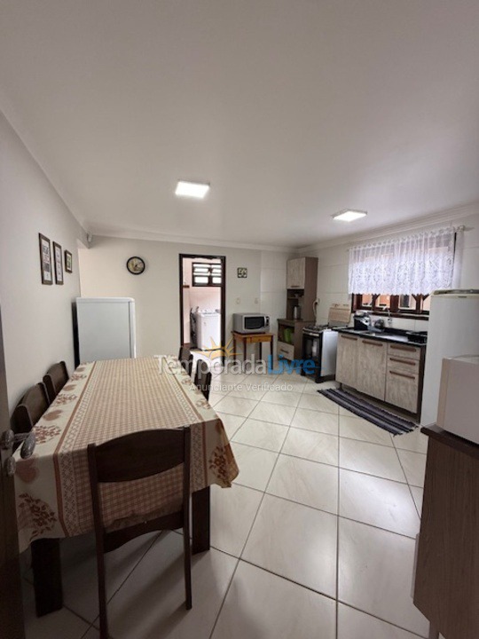 Casa para aluguel de temporada em São Francisco do Sul (Enseada)