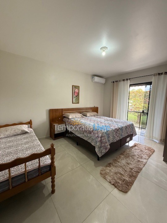 Casa para aluguel de temporada em São Francisco do Sul (Enseada)