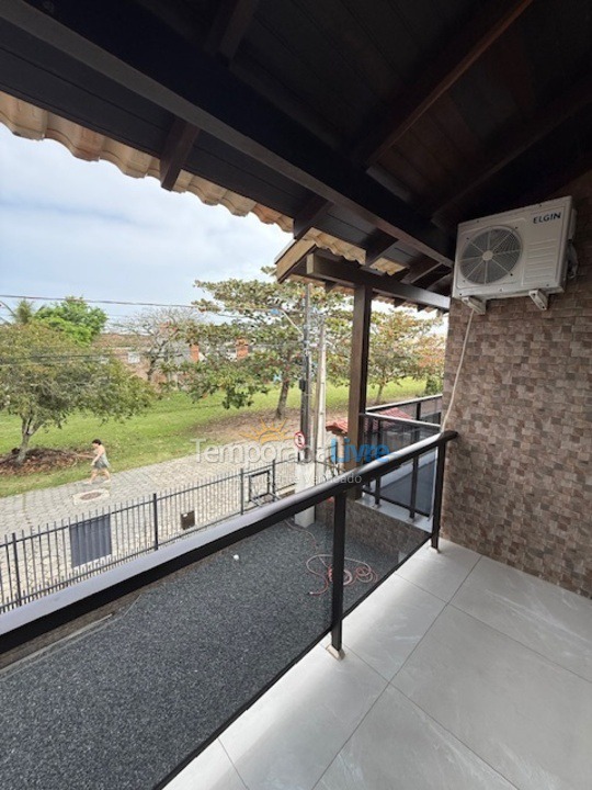Casa para aluguel de temporada em São Francisco do Sul (Enseada)