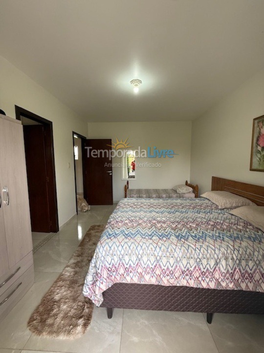 Casa para aluguel de temporada em São Francisco do Sul (Enseada)