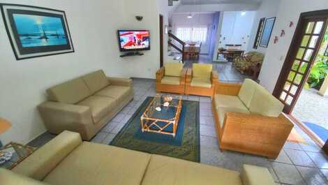 Casa 4 dorms. sendo 3 suítes para até 14 pessoas