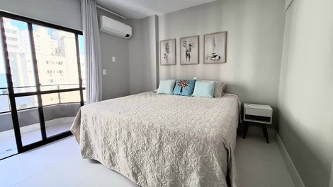 Cama king super confortável 