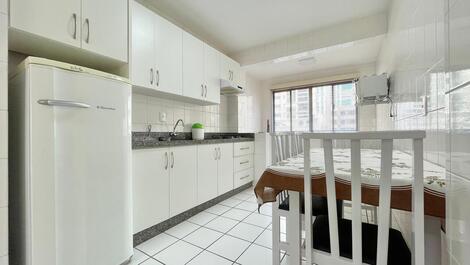 2 habitaciones con aire acondicionado para alquileres por temporada en Meia Praia Itapema, Rua 284