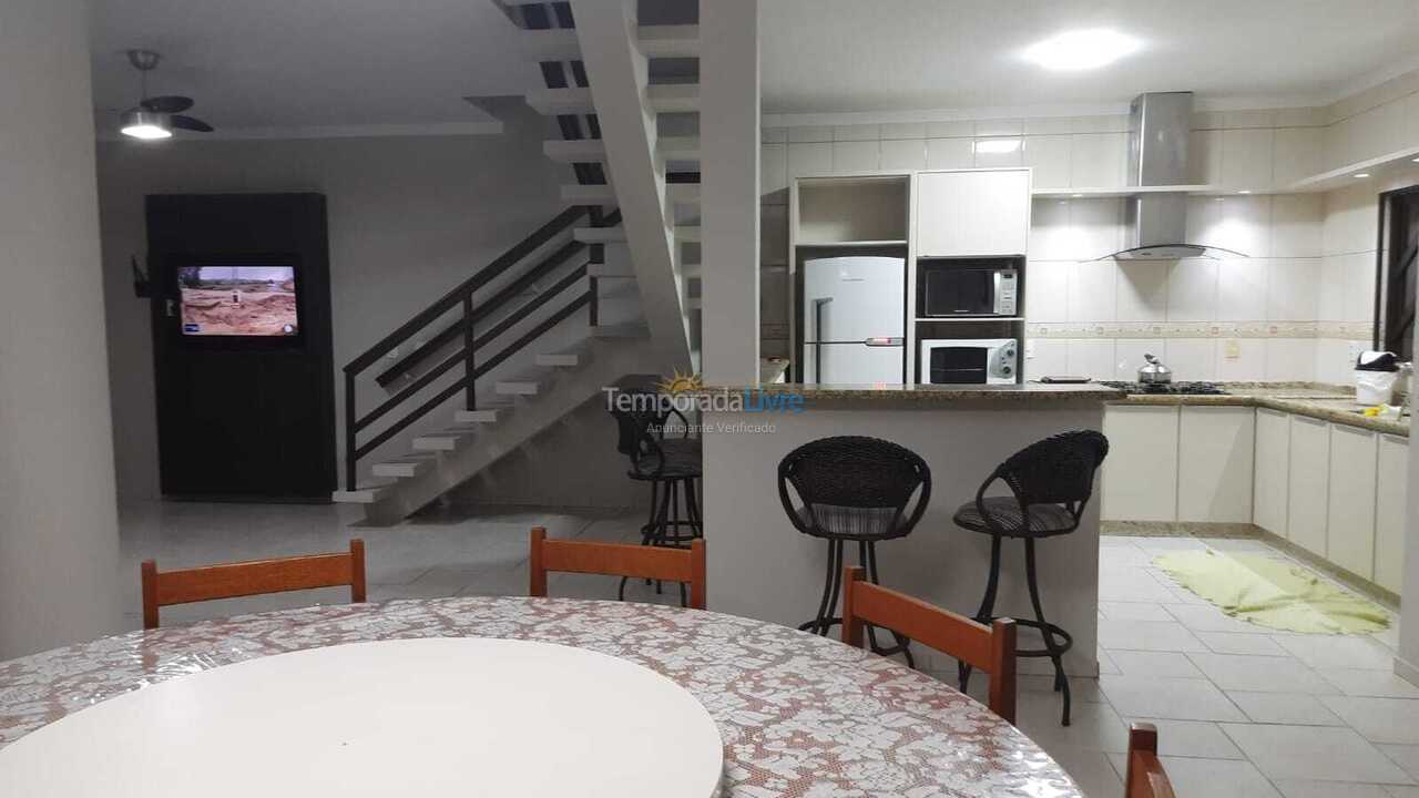 Casa para aluguel de temporada em São Francisco do Sul (Prainha)