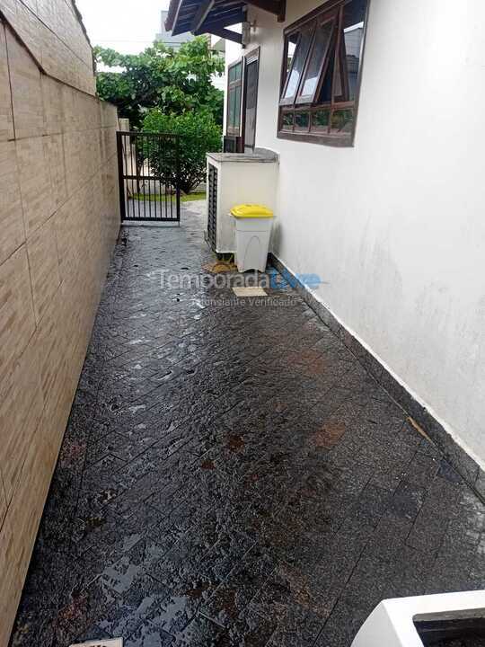 Casa para alquiler de vacaciones em Bertioga (Maitinga)