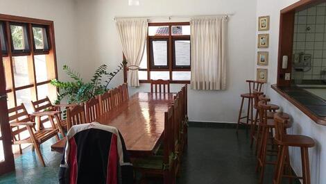 Hermosa Casa Cond Piscina Cerrada 5 Suites 18 personas