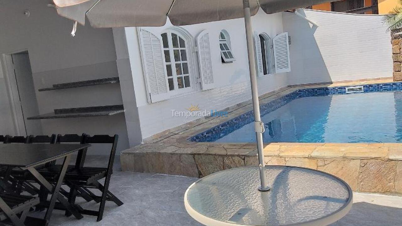 Casa para alquiler de vacaciones em Bertioga (Maitinga)