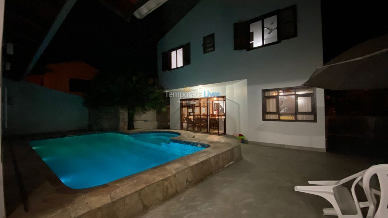 Casa para alquiler de vacaciones em Bertioga (Maitinga)