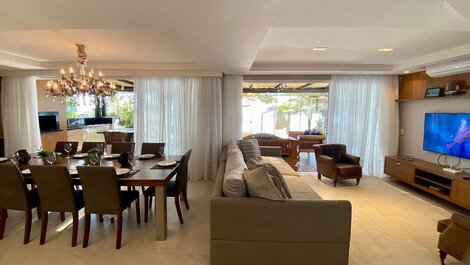415 - Casa frente mar para alugar Bombinhas com 4 suítes