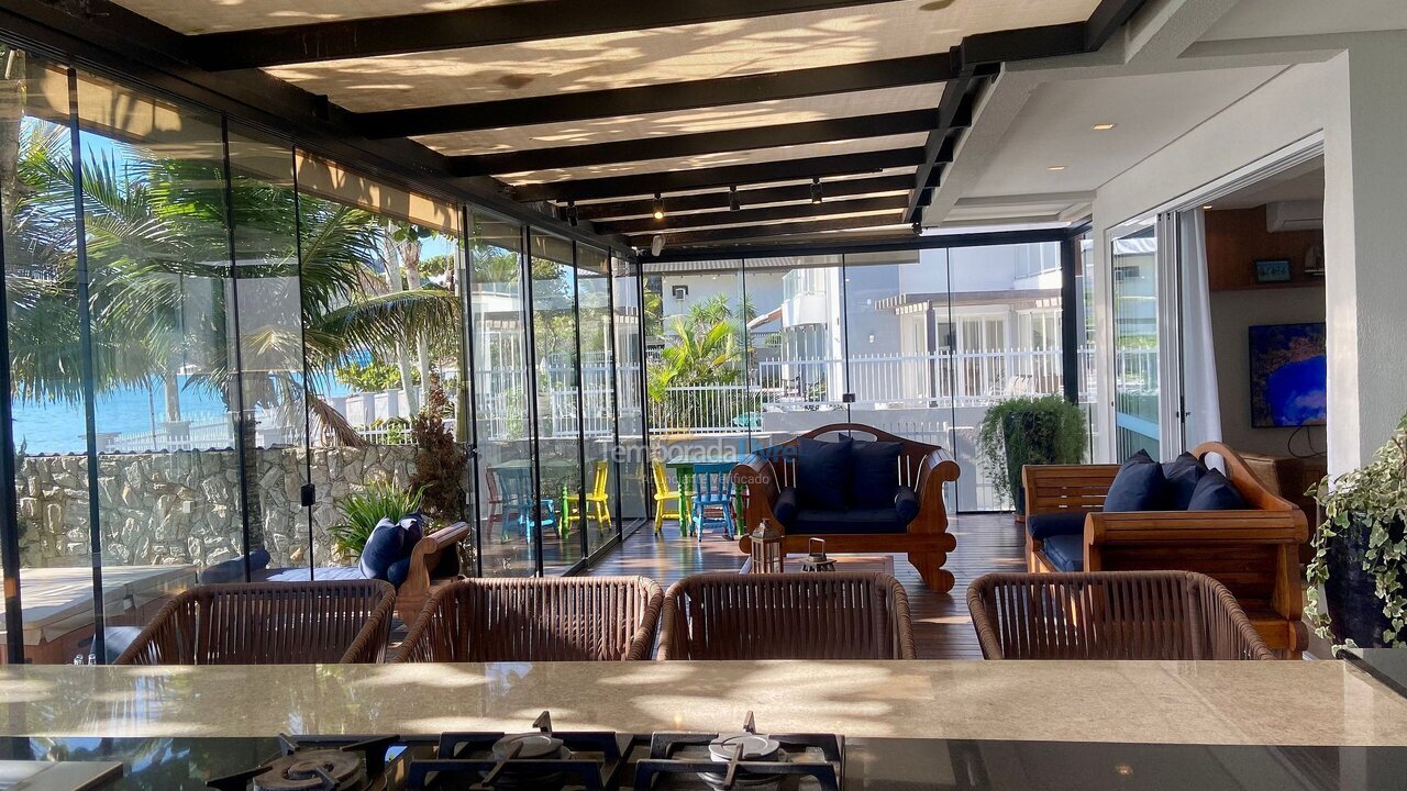 Casa para aluguel de temporada em Bombinhas (Praia de Bombinhas)