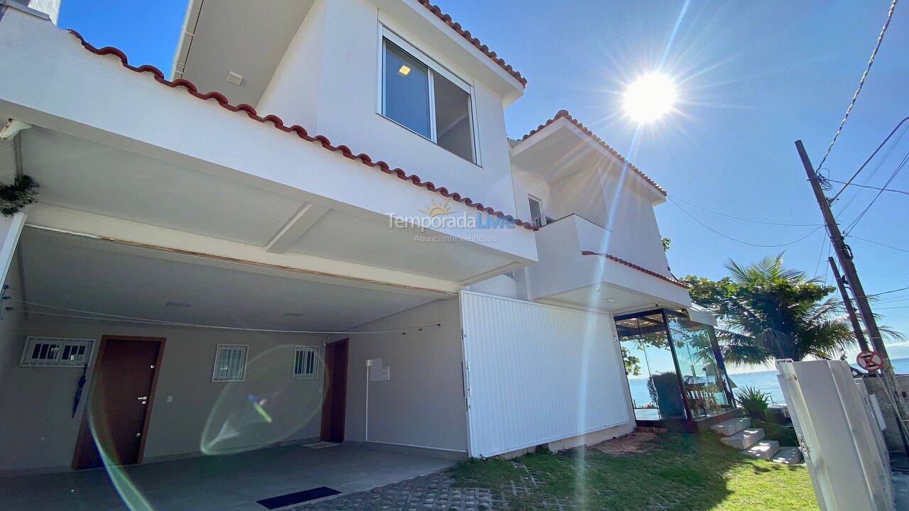 Casa para aluguel de temporada em Bombinhas (Praia de Bombinhas)