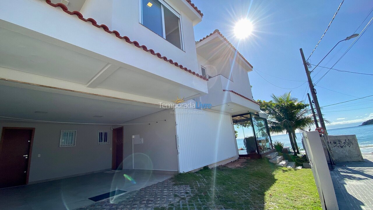 Casa para aluguel de temporada em Bombinhas (Praia de Bombinhas)