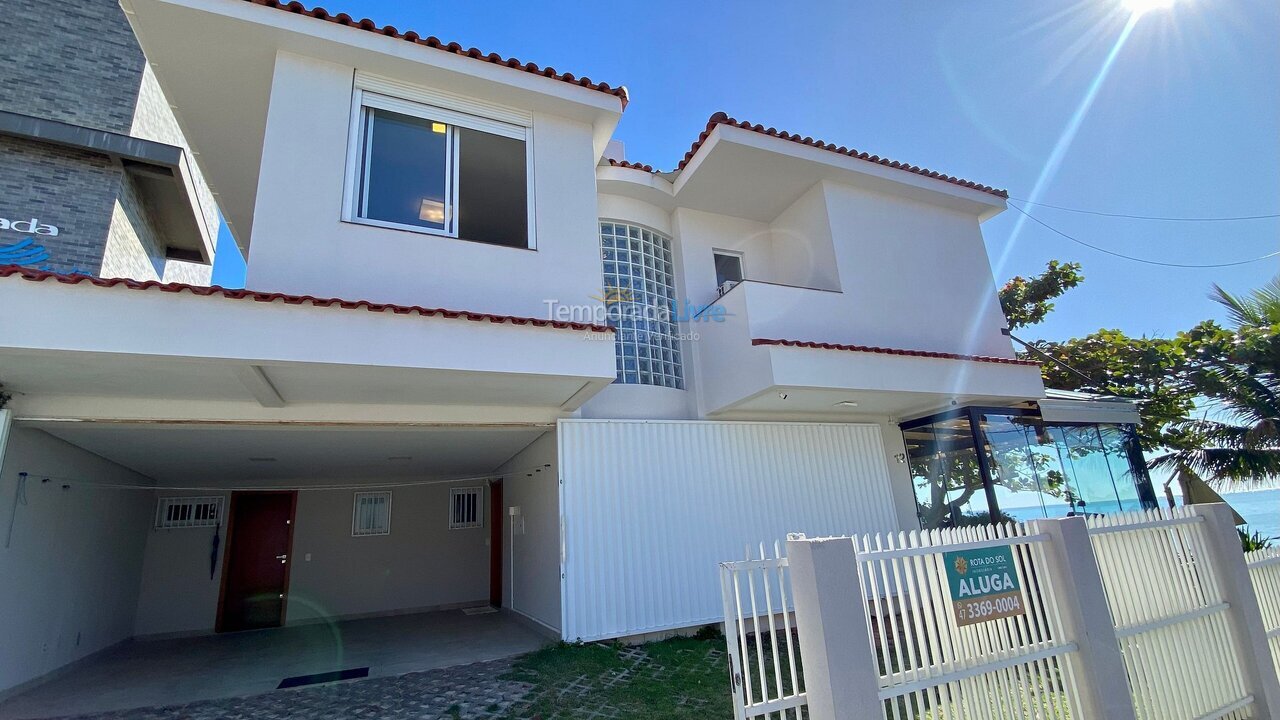 Casa para aluguel de temporada em Bombinhas (Praia de Bombinhas)
