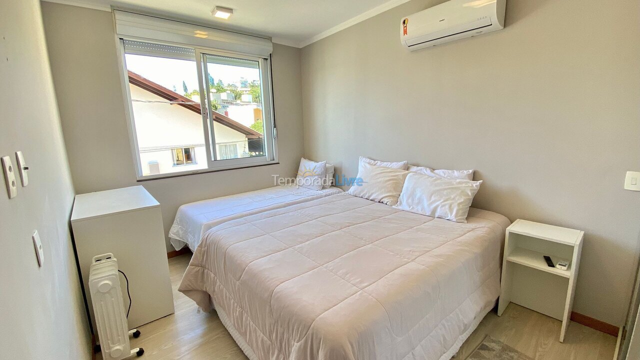 Casa para aluguel de temporada em Bombinhas (Praia de Bombinhas)