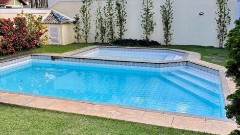 Casa completa con instalaciones de ocio en el centro de Barra da Tijuca. Alquiler mensual.
