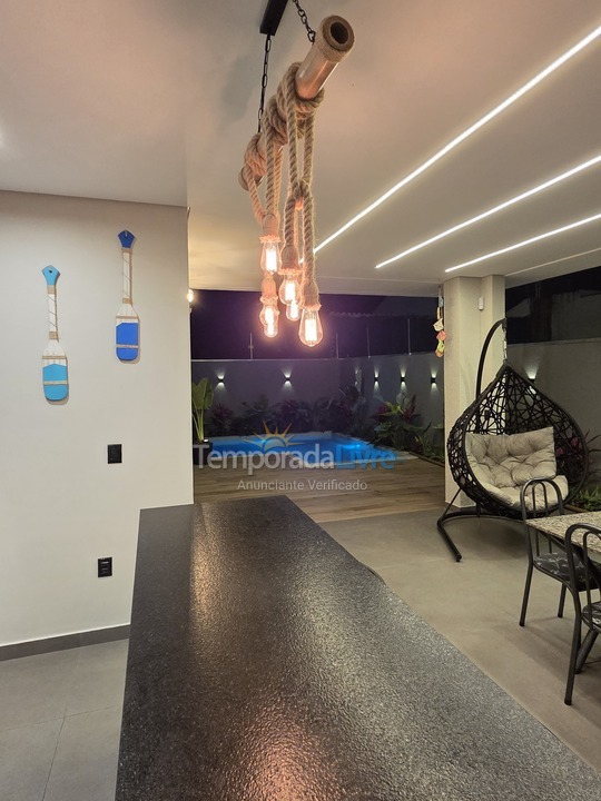 Casa para aluguel de temporada em Itapoá (Itapema do Norte)