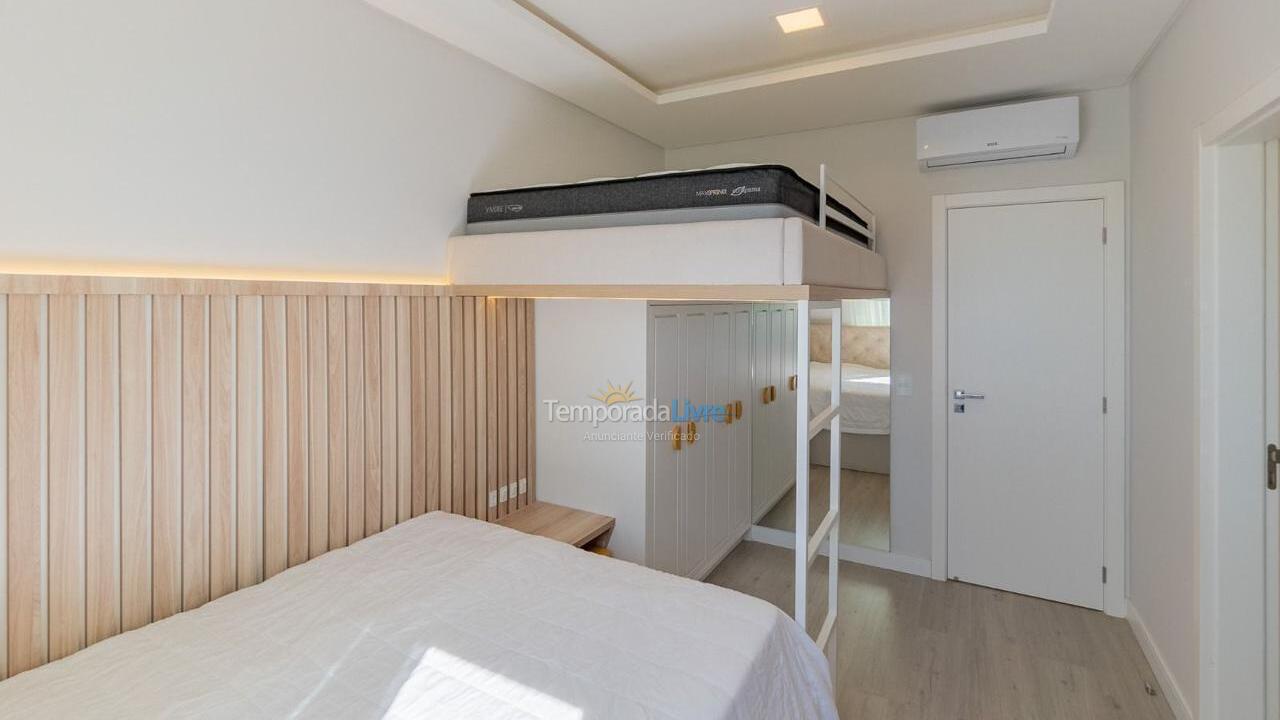 Apartamento para aluguel de temporada em Bombinhas (Praia de Bombas)