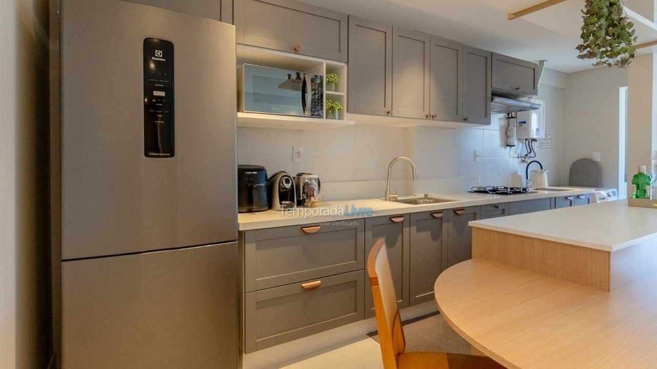 Apartamento para aluguel de temporada em Bombinhas (Praia de Bombas)