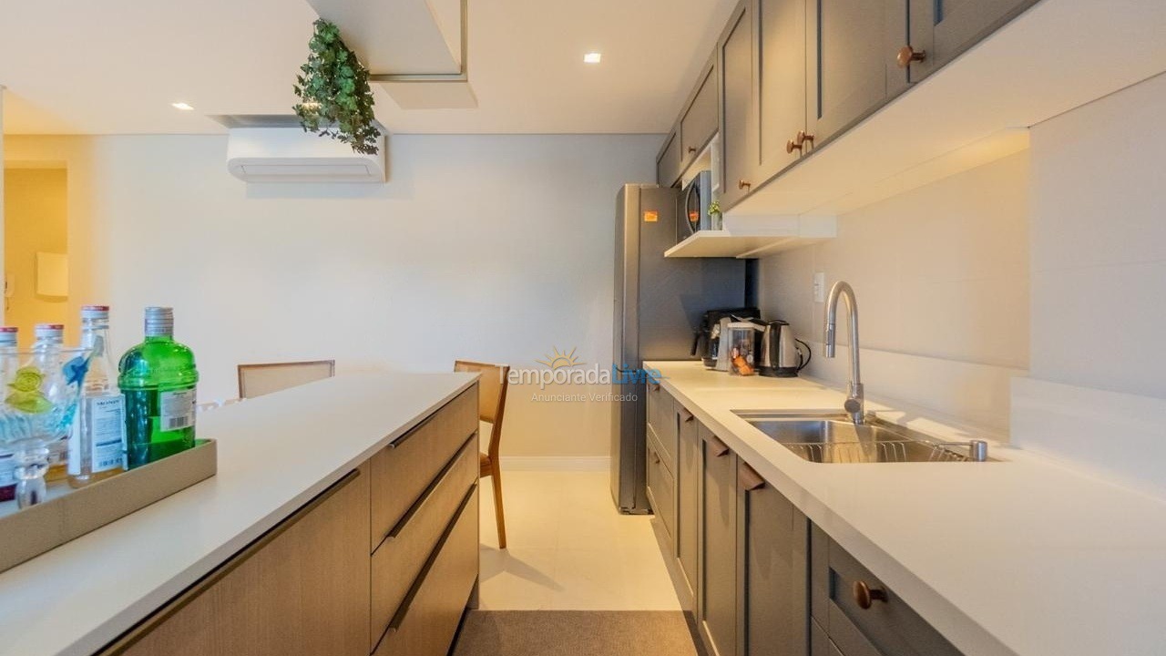 Apartamento para aluguel de temporada em Bombinhas (Praia de Bombas)