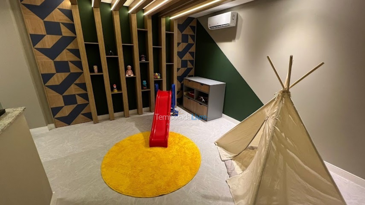 Apartamento para aluguel de temporada em Bombinhas (Praia de Bombas)