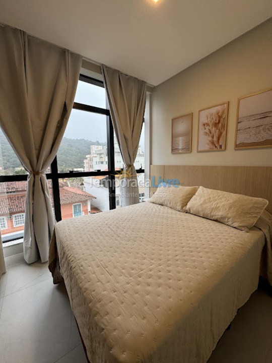 Apartamento para aluguel de temporada em Bombinhas (Praia de Bombas)