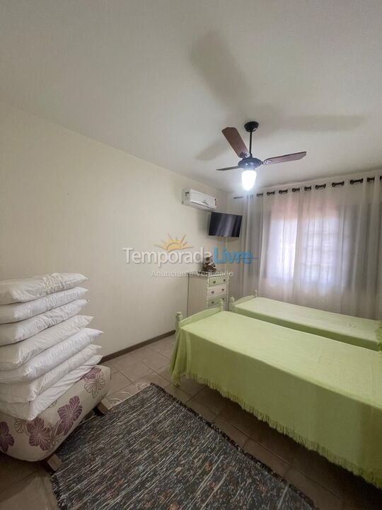 House for vacation rental in Bombinhas (Praia de Zimbros)