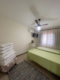 Wonderful 3-bedroom house on Cantinho de Zimbros Beach