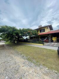 Wonderful 3-bedroom house on Cantinho de Zimbros Beach