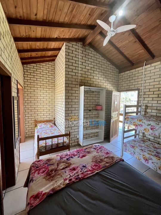 House for vacation rental in Garopaba (Praia da Ferrugem)