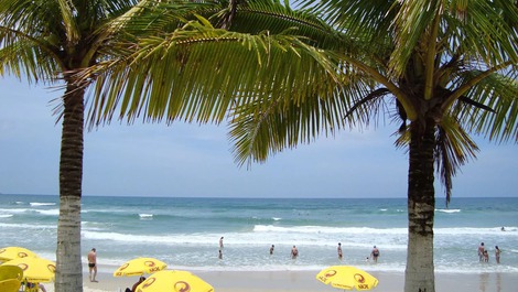 Apto 03-B de 1 dorm a duas quadras da Praia Grande - Ubatuba