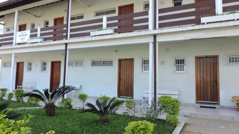 Apto 03-B de 1 dorm a duas quadras da Praia Grande - Ubatuba