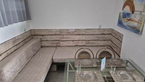 Apto 03-B de 1 dorm a duas quadras da Praia Grande - Ubatuba